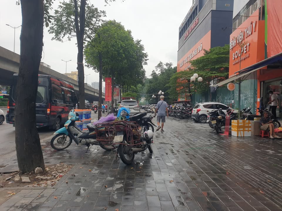 Nhà mặt phố Khuất Duy Tiến, Thanh Xuân 52m² giá 21 tỷ - Kinh doanh sầm uất, ô tô tránh nhau!