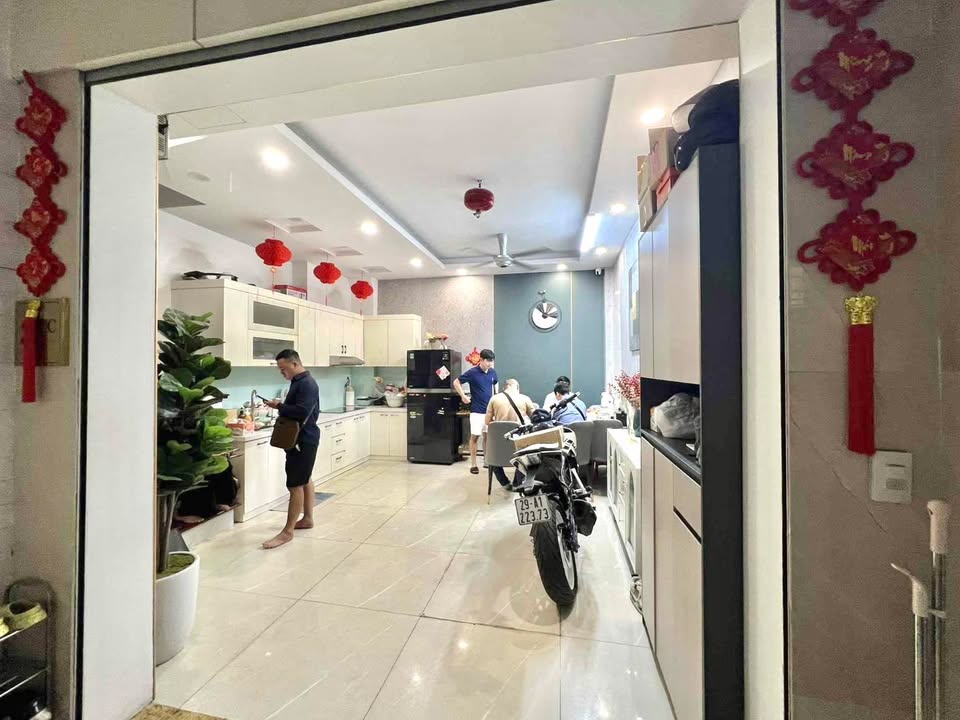 Nhà phố Kim Mã, Ba Đình 32m² giá 8.2 tỷ - Nhà mới, tiện nghi, vị trí lý tưởng!