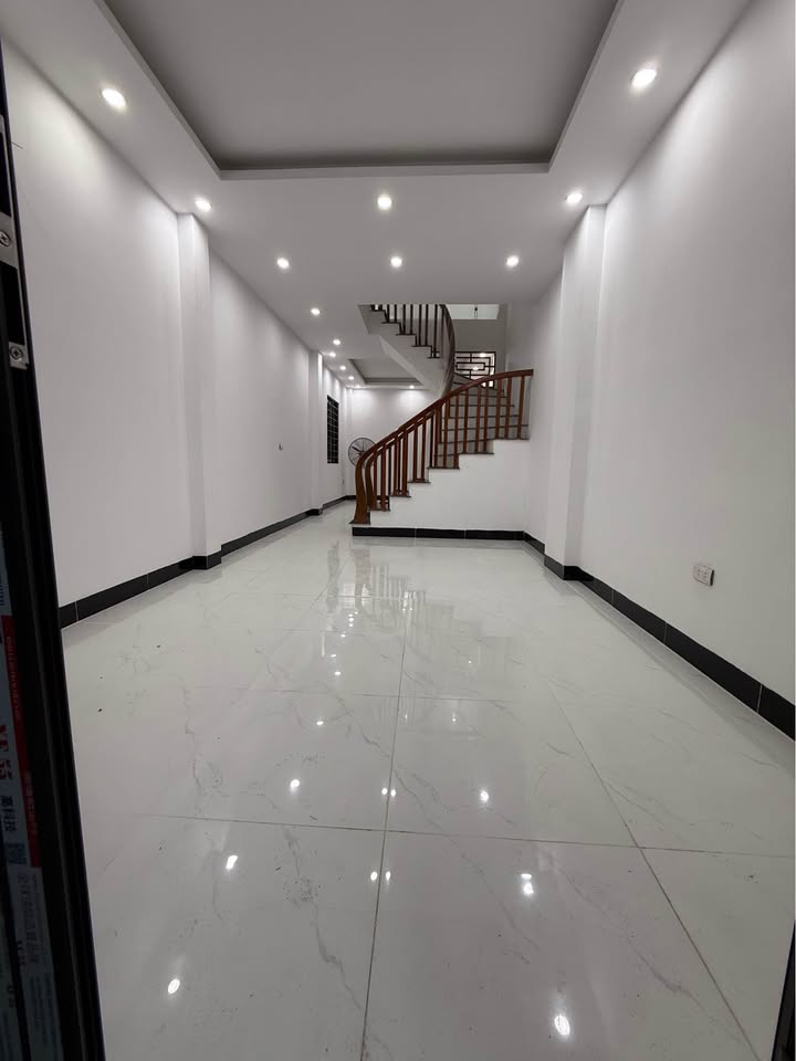 Nhà Tả Thanh Oai, Thanh Trì 42m² giá 5.1 tỷ - Thiết kế mới tinh, ô tô đỗ cửa!