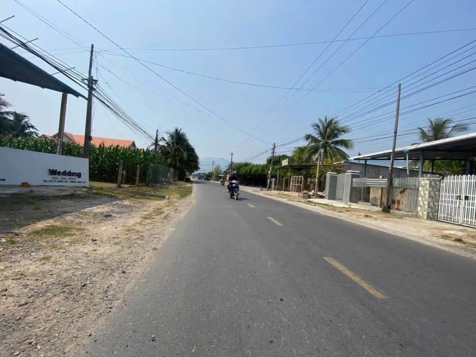 Đất mặt tiền Lê Hồng Phong, Ninh Hòa 210m² giá 2.85 tỷ - Kết nối tiện ích hoàn hảo!