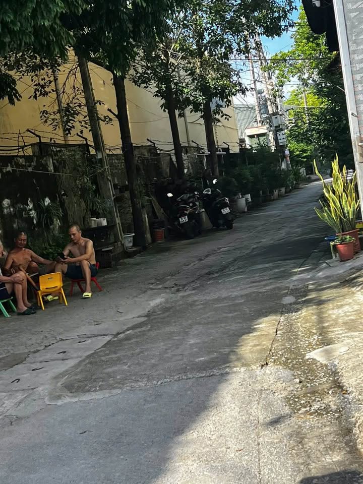 Cho thuê nhà 3 tầng đường Nguyễn Như Soạn, Đông Sơn - Giá chỉ 6 triệu/tháng!