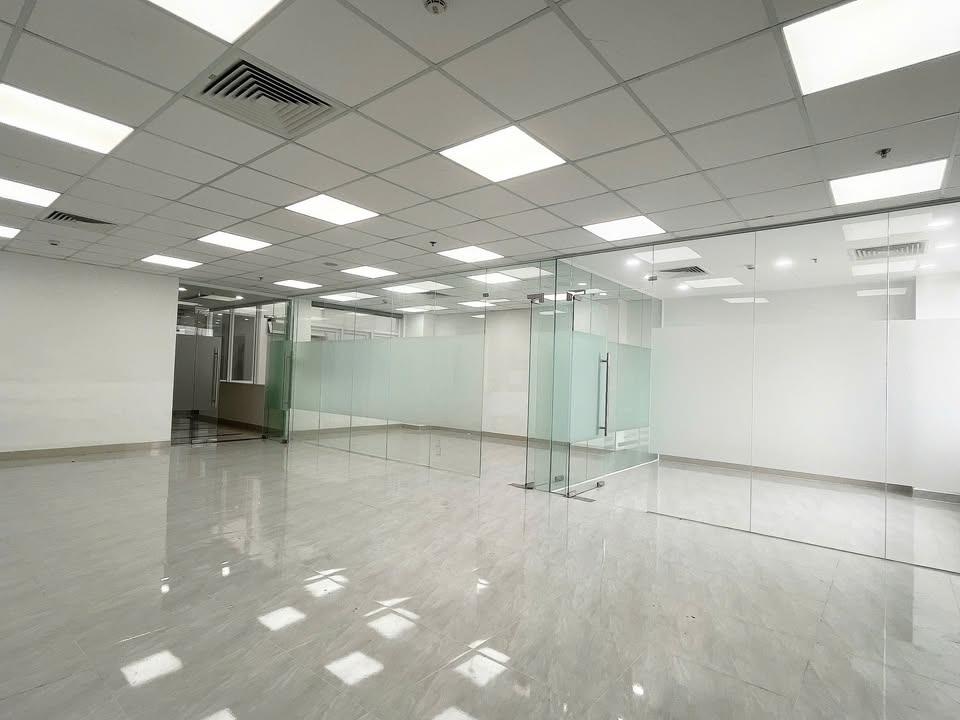 Văn phòng cho thuê tại Nguyễn Khang, Cầu Giấy 30-80m² giá chỉ từ 4.5 triệu