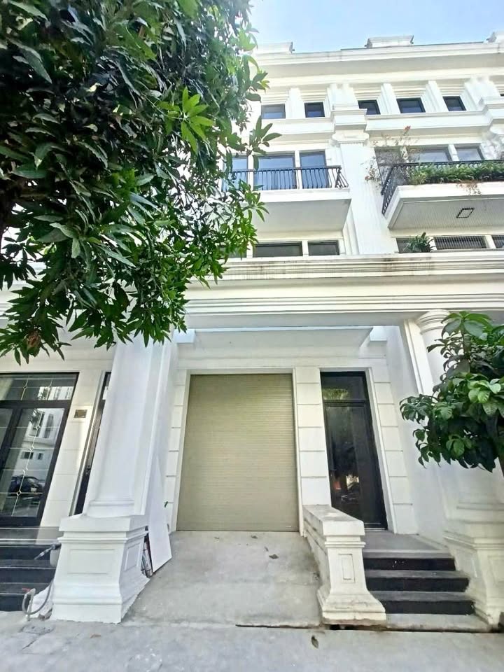 Biệt thự liền kề KĐT Louis Hoàng Mai 100m² giá 32.8 tỷ - Sẵn sàng giao dịch ngay!