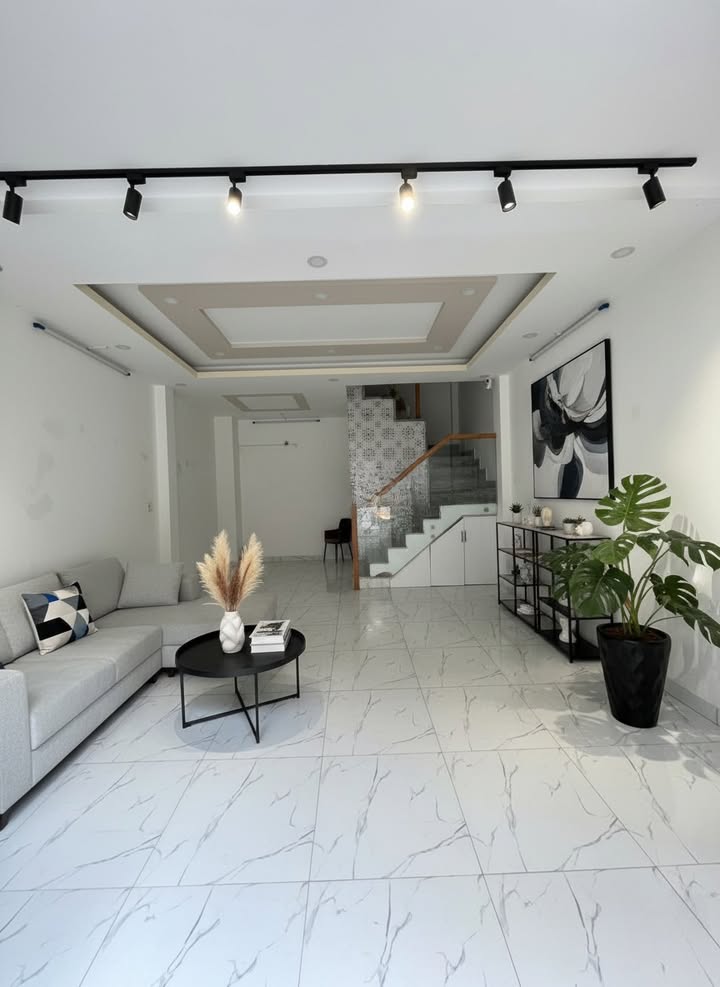 Nhà Cho Thuê Phan Đăng Lưu, Quận Phú Nhuận - Diện Tích 120m² - Kinh Doanh Đỉnh Cao!