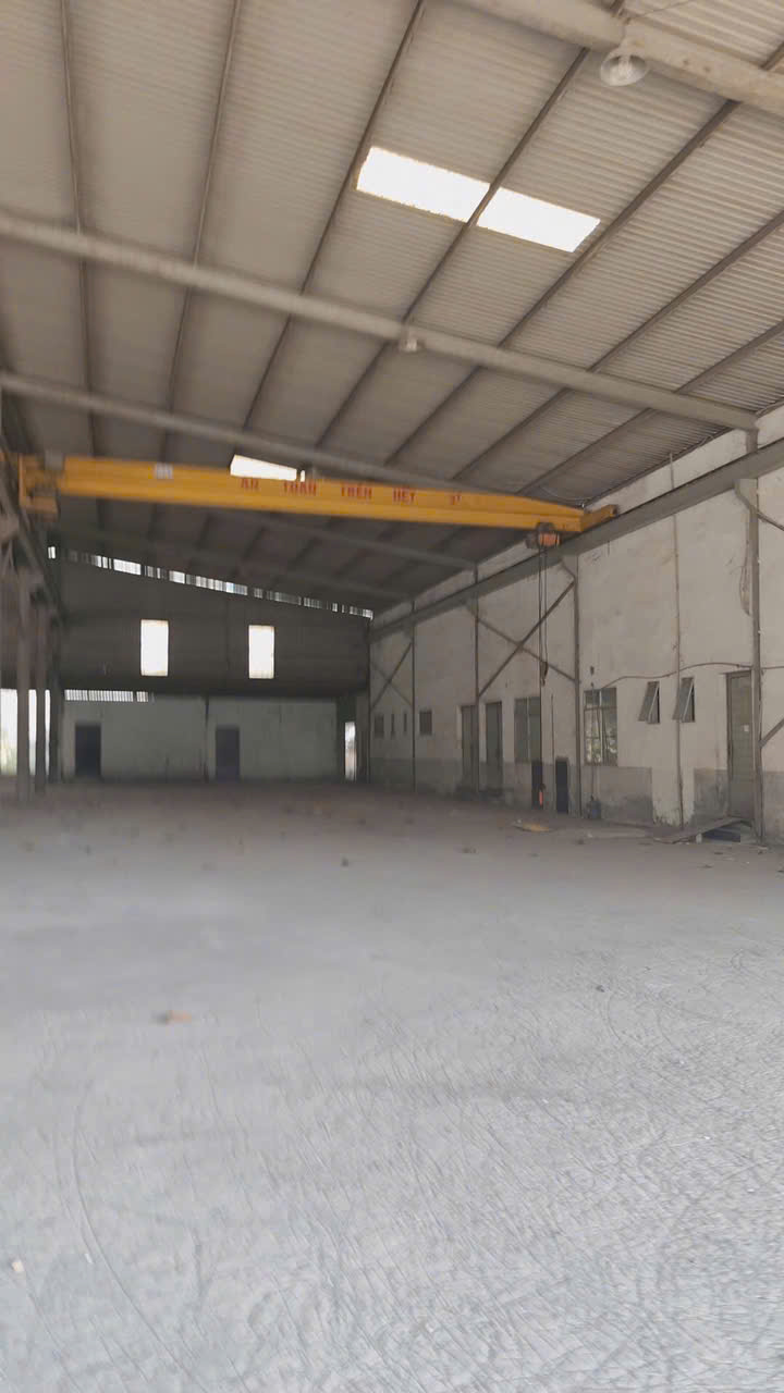 Cho thuê kho xưởng mặt tiền Quốc Lộ 22, Quận 12, 11500m² - Giao thông thuận lợi, phù hợp kinh doanh!