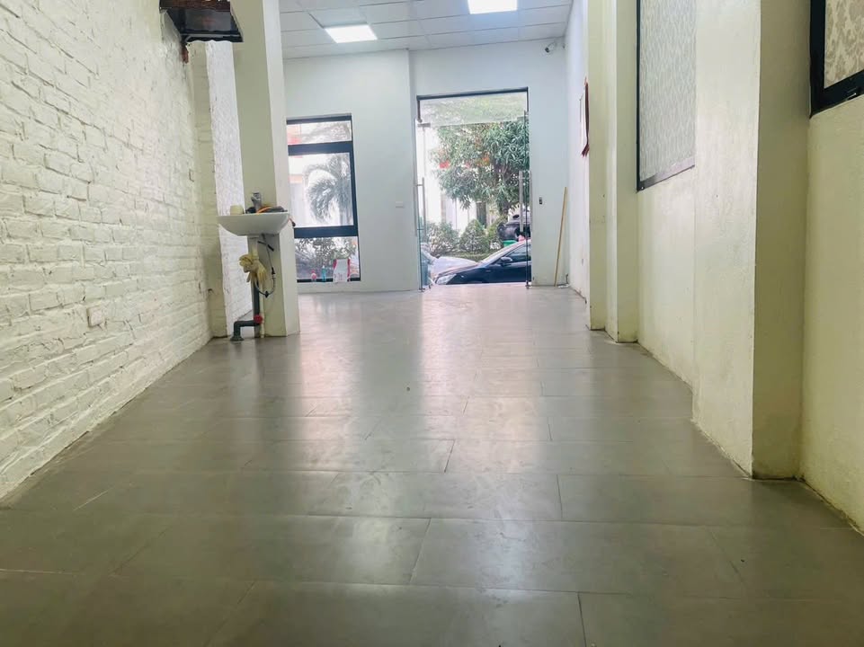 Nhà cho thuê tại Khu đấu giá Tứ Hiệp 35m² giá 7,5 triệu - Vị trí sầm uất lý tưởng cho kinh doanh!