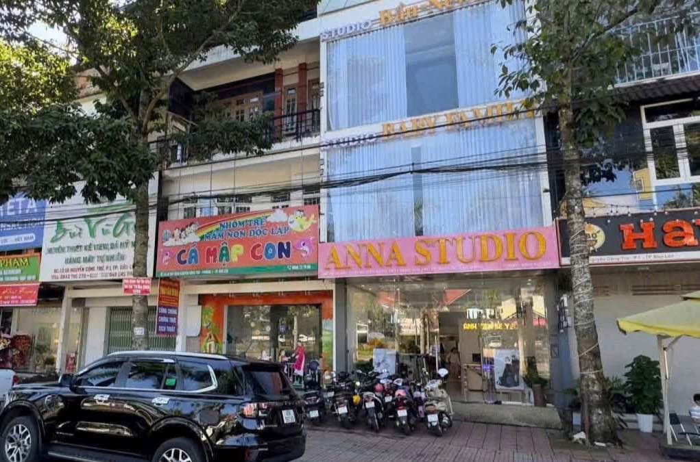 Nhà mặt tiền Hàng Dừa, Bảo Lộc 138m² giá 17 tỷ - Khu kinh doanh sầm uất!