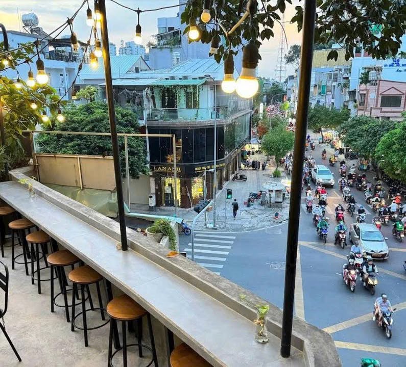 FrontHouse góc 2 mặt tiền Cao Thắng Q3 61m² giá 32.5 tỷ - Đầu tư sinh lời cực tốt!