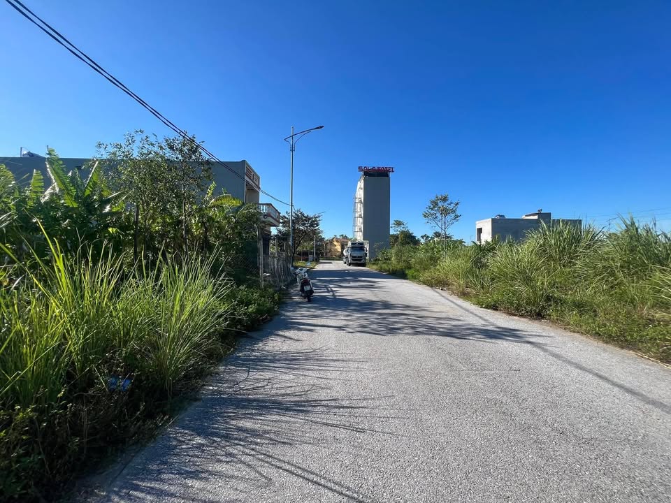 Đất nền Đại lộ Đông Tây, Đông Sơn, Thanh Hóa 100m² giá 1.5 tỷ - Sổ đỏ chính chủ!