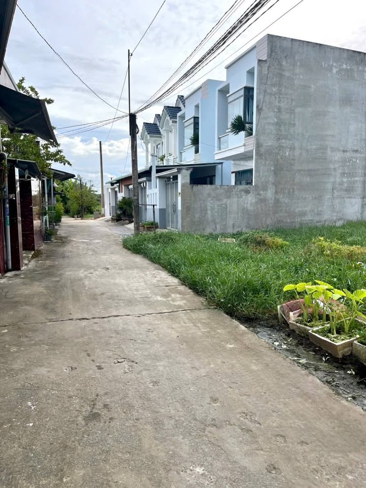 Đất nền Mỹ Hạnh Nam 200m² giá 2.55 tỷ - Sổ hồng riêng, công chứng ngay!