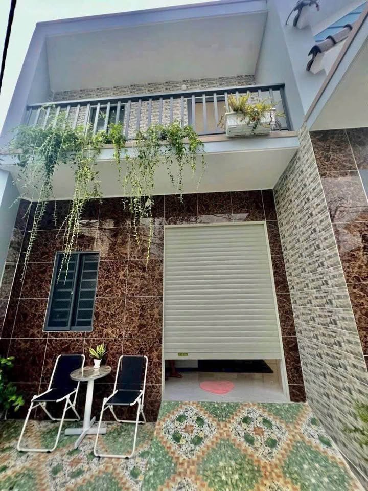 Bán nhà 2 tầng KDC Văn Hoa Villa, 105m² giá 3.7 tỷ - Thiết kế hiện đại, thuận tiện!