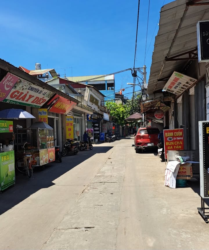 Nhà Tổ 2 Quang Minh Mê Linh 44m² giá 2 tỷ - Ô tô đỗ cửa, vị trí thuận lợi!