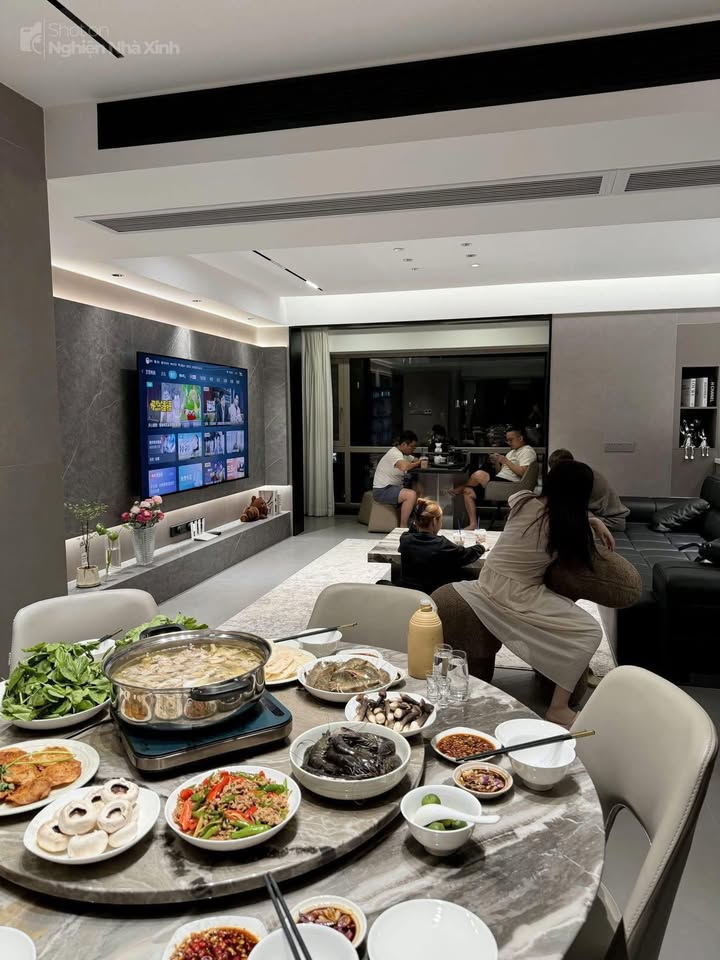 Căn hộ Penthouse Vinhomes Green Bay 170m² giá 22 tỷ - View đẹp đẳng cấp