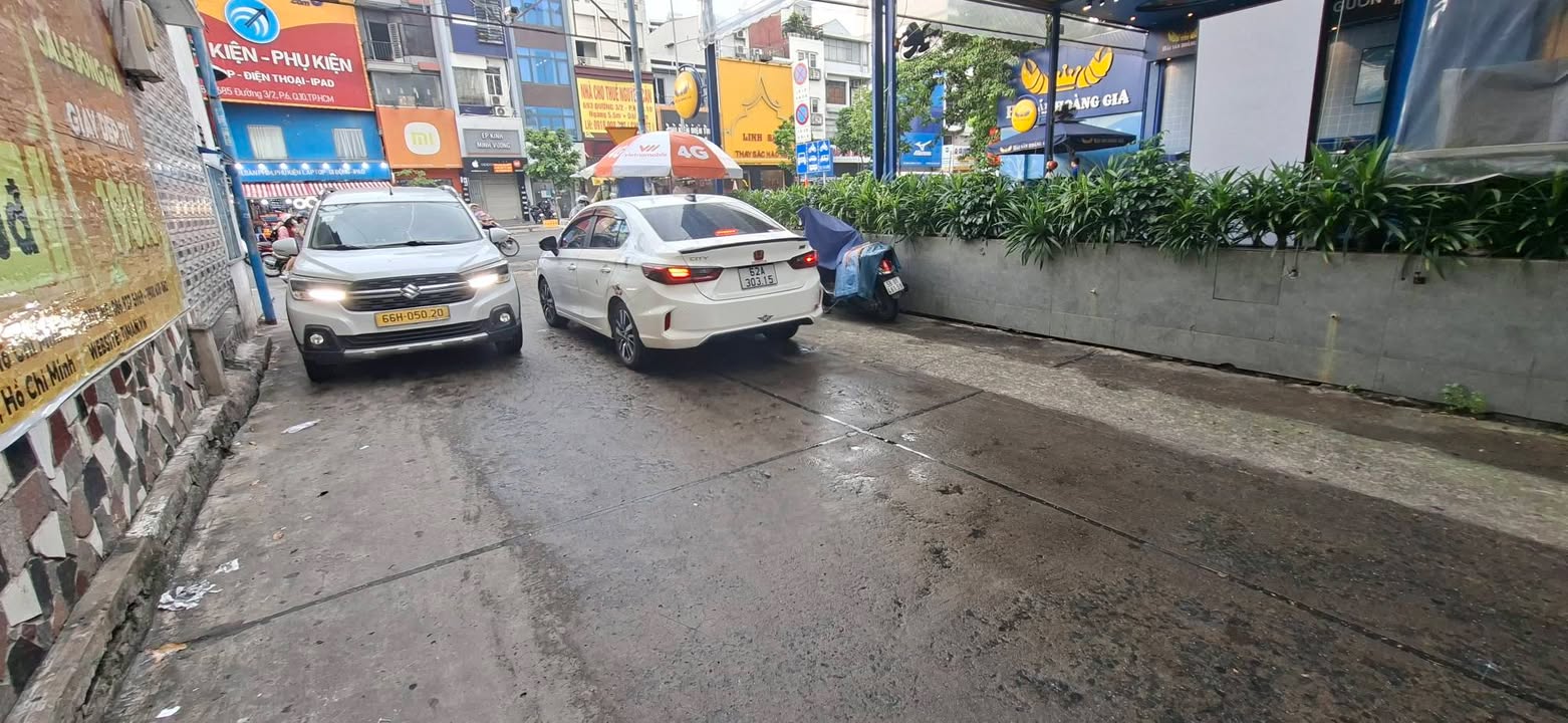 Nhà mặt tiền kinh doanh đường 3 Tháng 2, Quận 10 - 65.1m² giá 11.6 tỷ, cơ hội đầu tư tuyệt vời!