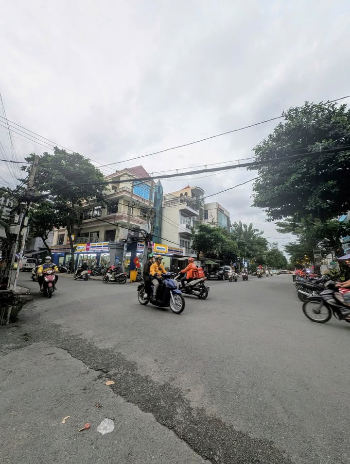 Bán nhà góc 2 mặt tiền đường Võ Oanh, Quận Bình Thạnh, diện tích 168m², giá chỉ 62 tỷ - Đầu tư sinh lời cao!