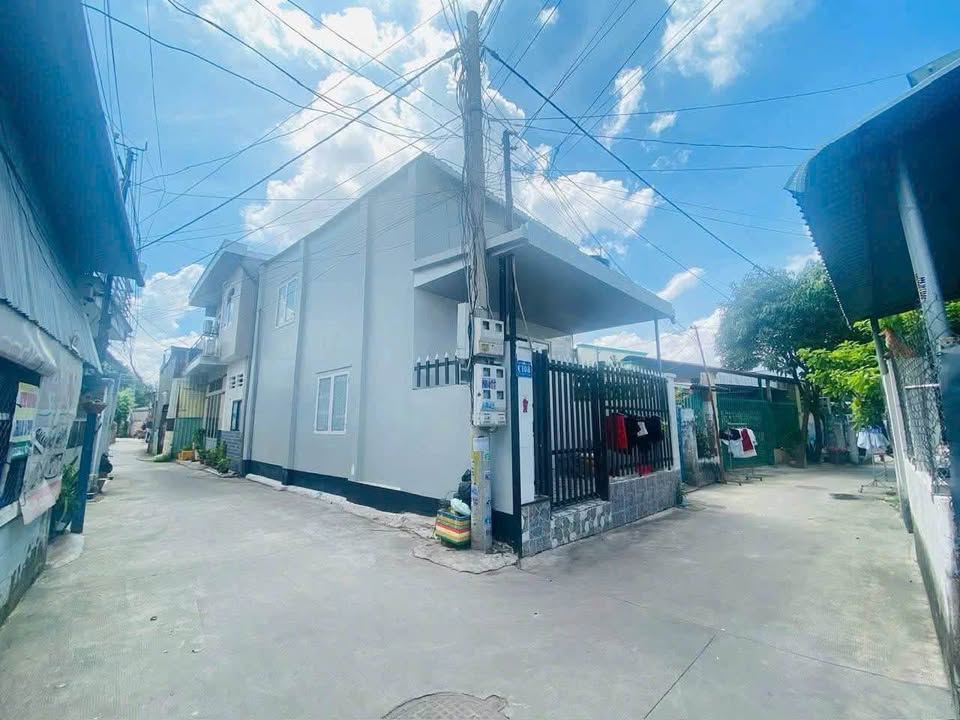 Nhà riêng Lái Thiêu 48m² giá 2 tỷ - Sổ đỏ chính chủ, ô tô vào tận nhà!