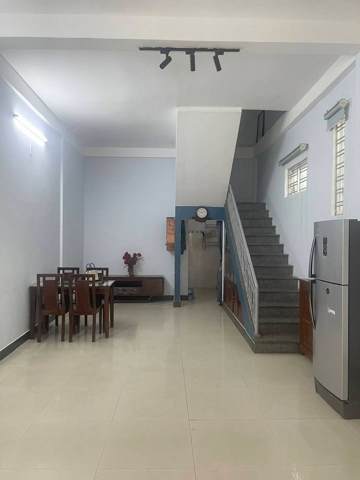 Nhà cho thuê 2 tầng tại Hải Châu, Đà Nẵng 45m² - Nội thất cơ bản, tiện ích đầy đủ!