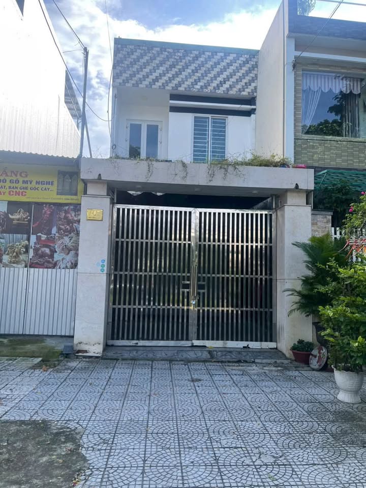 Nhà cho thuê mặt tiền đường Trần Nguyên Đán, Hòa Minh - Diện tích rộng rãi, giá 10 triệu/tháng