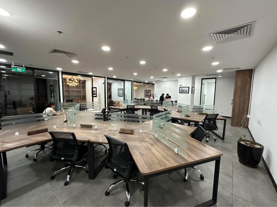 Văn phòng cho thuê Vinhome West Point 170m² giá 49 triệu - Nội thất mới đẹp!