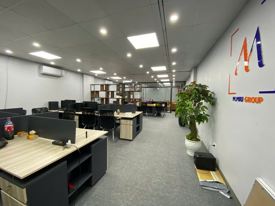 Văn phòng cho thuê Thái Hà, Đống Đa 120m² giá 22 triệu - Ánh sáng tự nhiên, view đẹp!