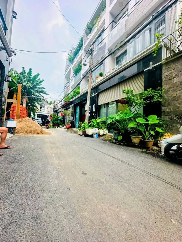 Nhà phố Hẻm 67 Đào Tông Nguyên Nhà Bè 55m² giá 6.79 tỷ - Giao nhà mới, đầy đủ nội thất!