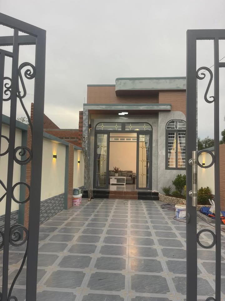 Nhà mới hẻm 13 Trường Đông, Hòa Thành, Tây Ninh 210m² - Giá tốt chỉ 1.229 tỷ!