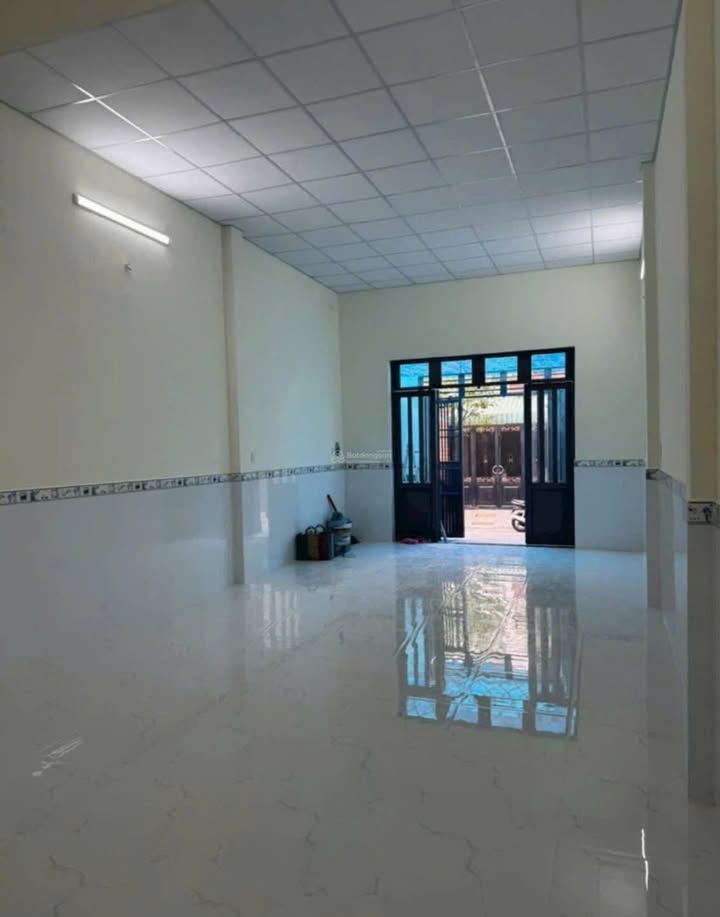 Nhà mặt tiền đường 12m khu Họ Lê, Quận Tân Phú, 75m² chỉ 13 triệu/tháng - Thuận lợi kinh doanh