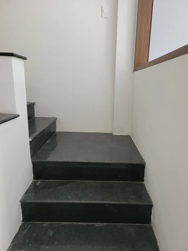 Nhà mới 3 tầng tại Ngô Bàn, Quy Nhơn 72m² giá 5.8 tỷ - Thiết kế hiện đại, pháp lý rõ ràng!