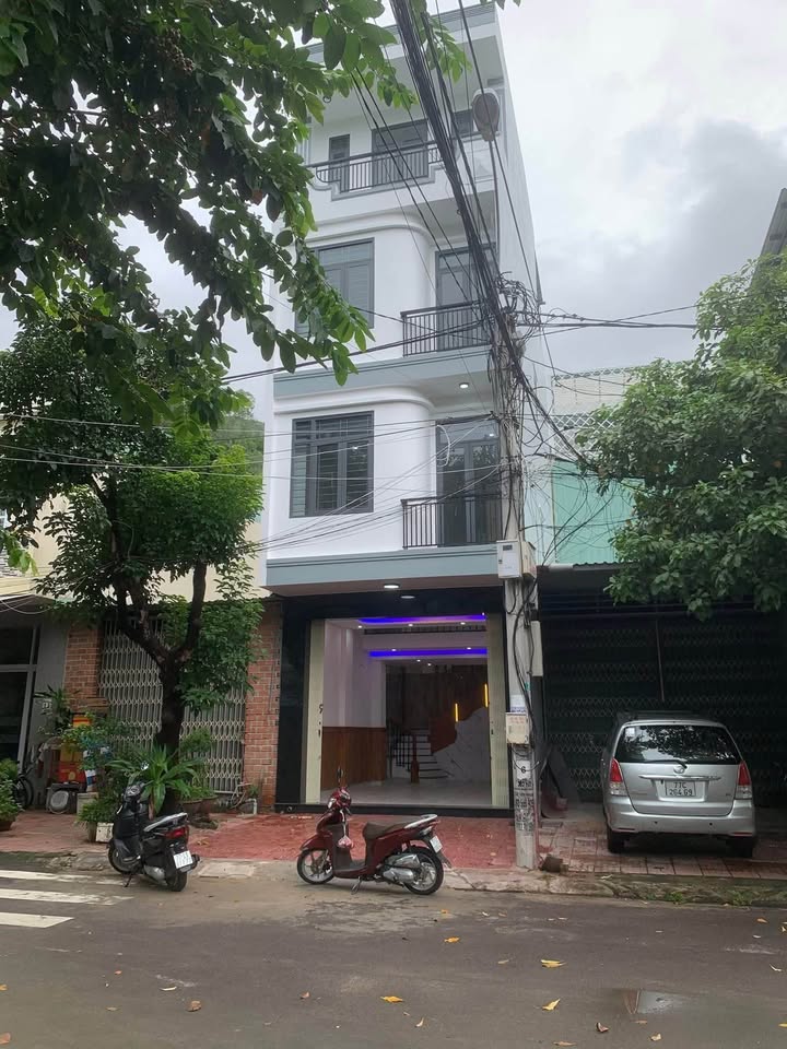 Nhà phố 4 tầng mặt tiền đường Phạm Thị Đào, TP Quy Nhơn - Giá 4.7 tỷ, thiết kế hiện đại!
