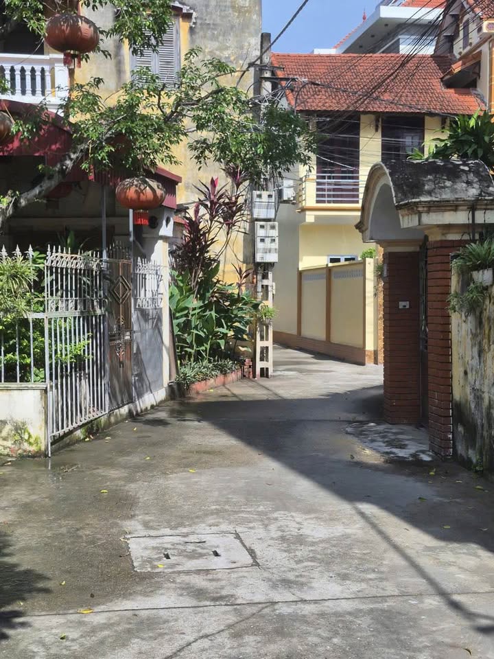 Đất nền 40m² đường Đông Khê, Đan Phượng, Hà Nội - Giá chỉ 3 tỷ, sổ đỏ chính chủ!