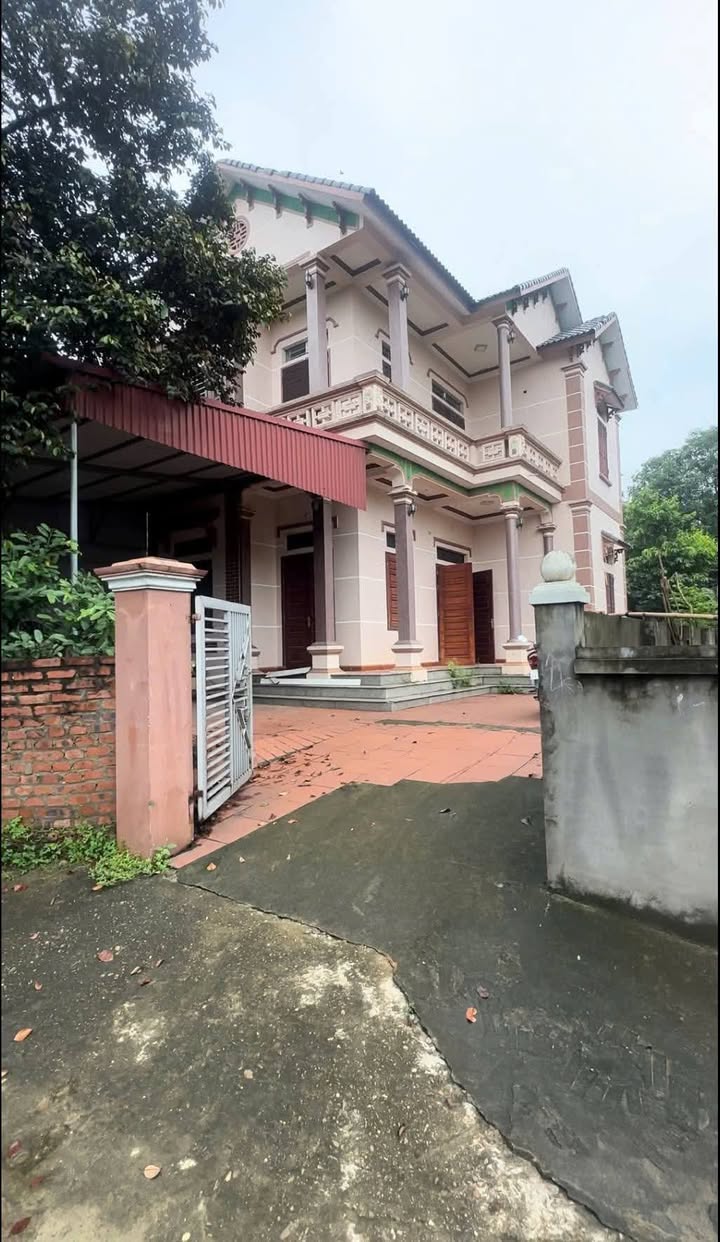 Nhà biệt thự 2 tầng khu 7 xã Tề Lễ 400m² giá 1.9 tỷ - Không gian sống lý tưởng!