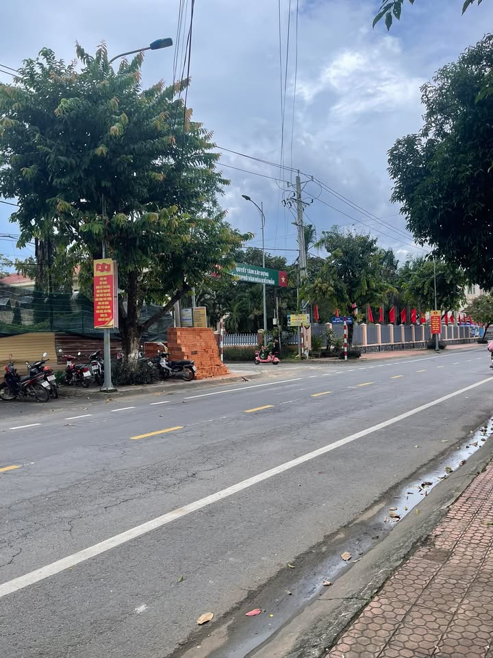 Đất nền Đạ Tẻh 200m² giá 14 tỷ - Đường nhựa, khu dân cư sầm uất!