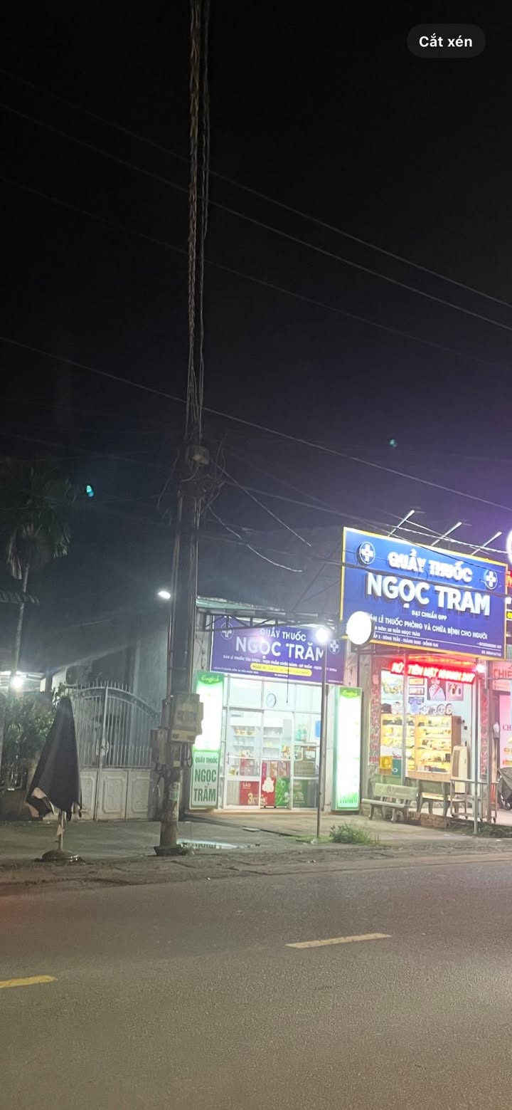 Bán gấp FrontHouse 300m² đường Nguyễn Hoàng - Kinh doanh sầm uất, giá thương lượng!