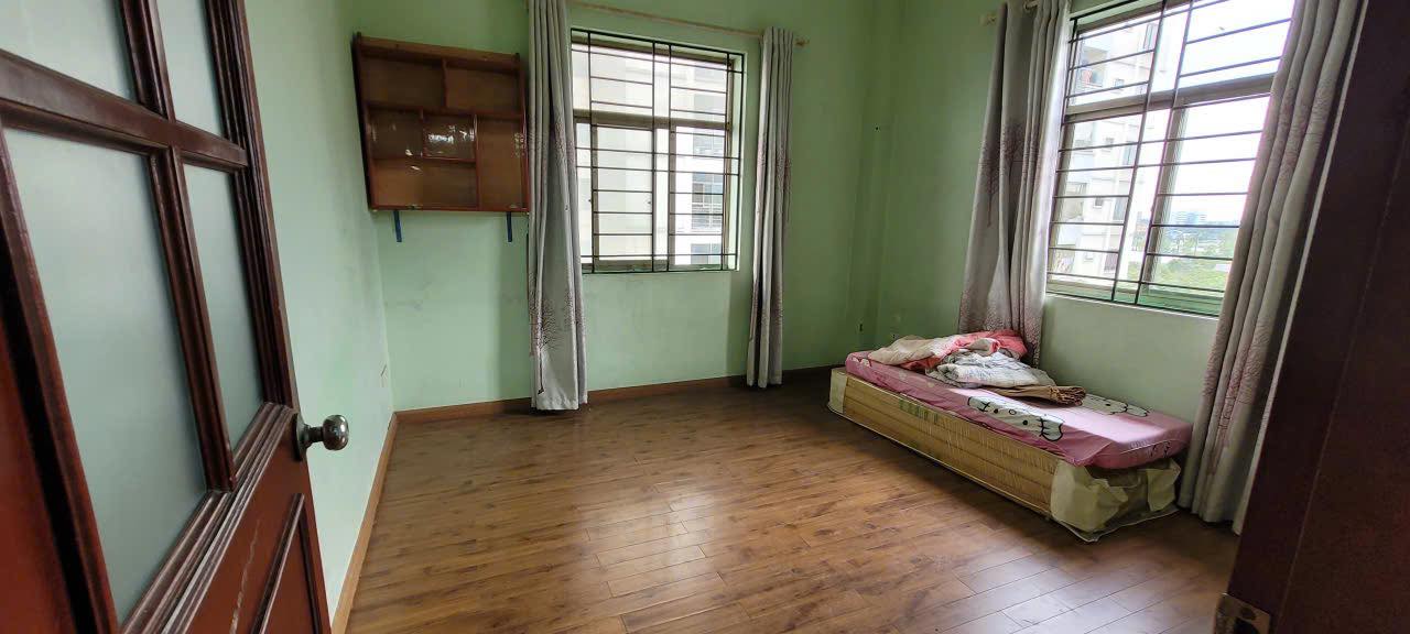 Căn hộ 77m² khu P8 Thang bộ Việt Hưng giá chỉ 3.53 tỷ - Cơ hội đầu tư hấp dẫn!