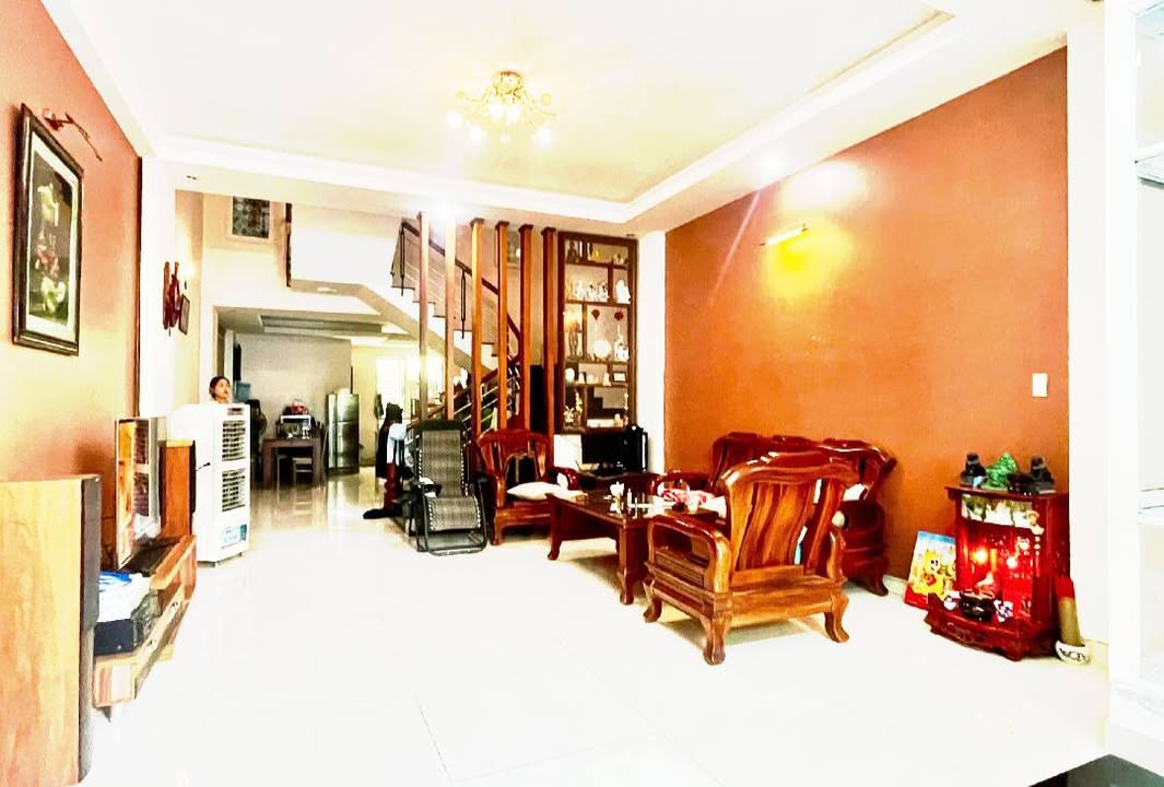 Bán nhà 4 tầng Huỳnh Tấn Phát 113m² giá 9.9 tỷ - Kinh doanh sầm uất ngay mặt phố!