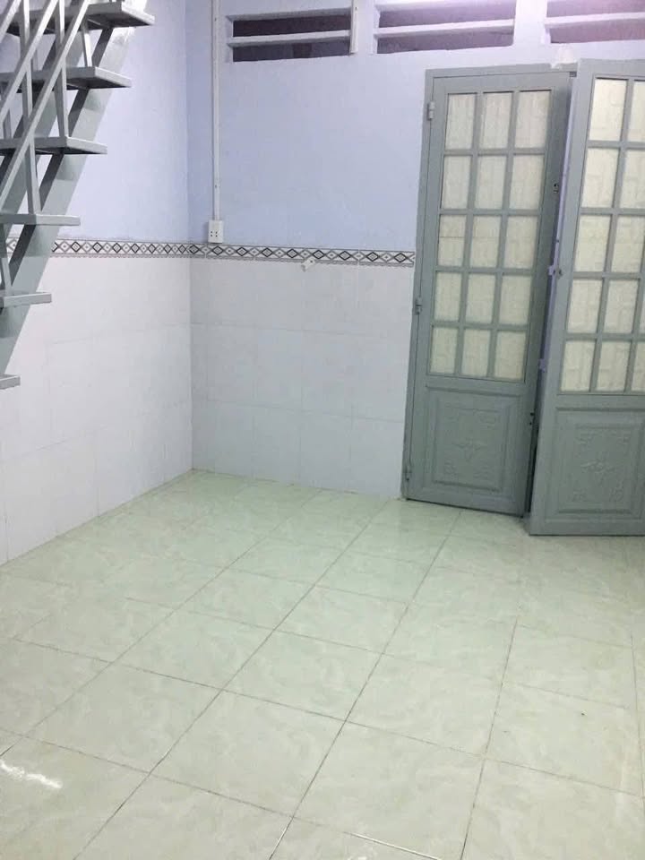 Nhà mặt tiền Bà Điểm Hóc Môn 40m² giá 5.8 triệu - Phù hợp cho mở tiệm nail, cafe!