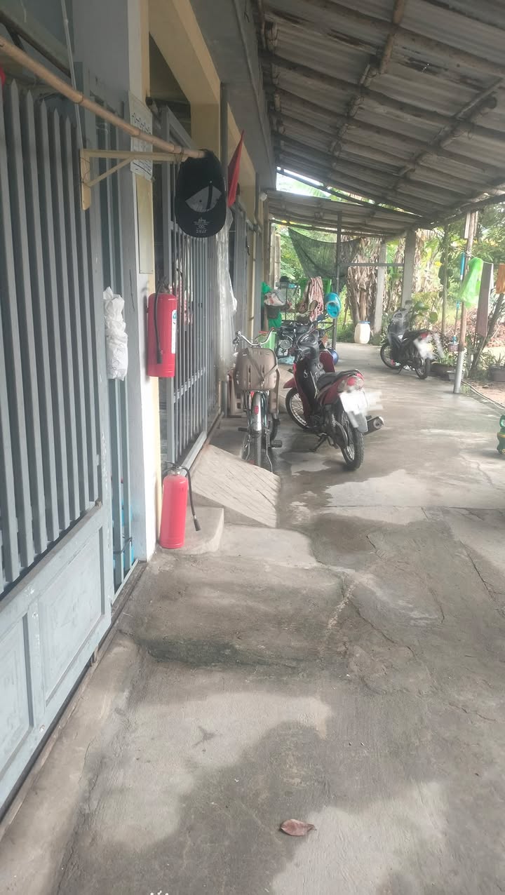 Nhà riêng Hòa Quý Đà Nẵng 100m² giá 2.3 tỷ - Vị trí thuận lợi gần bệnh viện và trường học!