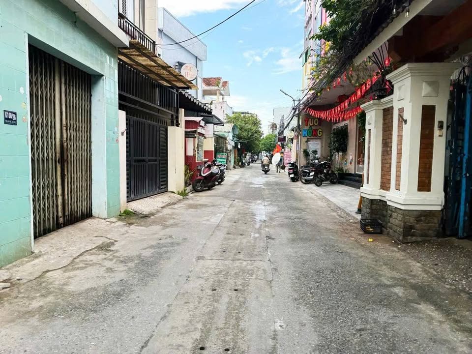 Nhà 3 tầng Phạm Như Xương, Liên Chiểu, 135m² giá 5.3 tỷ - Đầu tư sinh lời ngay!