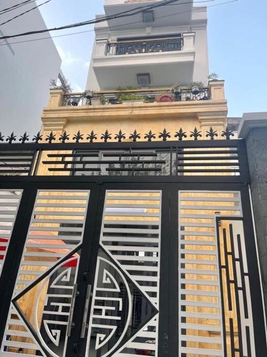 Nhà mặt tiền Đường số 8, Quận 11, Diện tích 104m² - Cơ hội kinh doanh tuyệt vời!