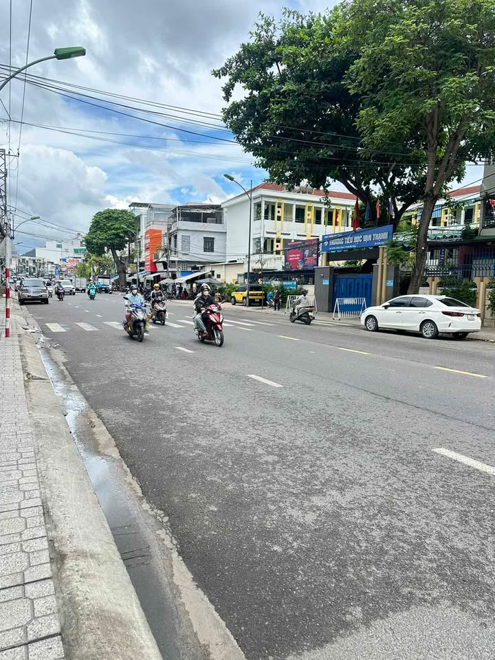Nhà mặt tiền đường 2/4 Nha Trang 71m² giá 12.8 tỷ - Đầu tư sinh lời ngay!