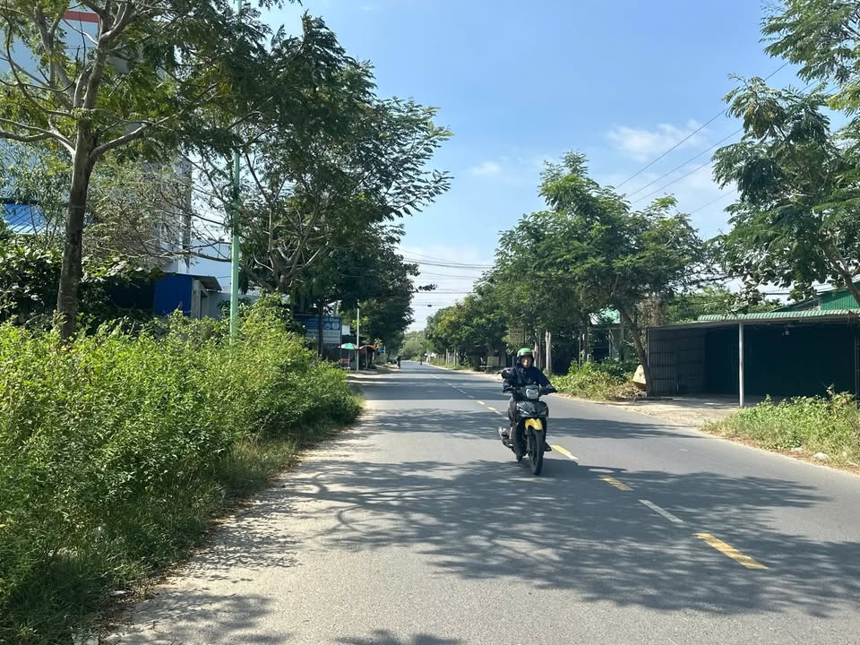 Đất thổ cư mặt tiền đường Lê Minh Công 100m² - Cách biển chỉ 500m!