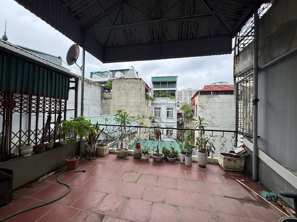 Nhà cho thuê tại ngõ Nhân Hòa, Thanh Xuân 40m² chỉ 14 triệu - Nội thất đầy đủ, vào ở ngay!