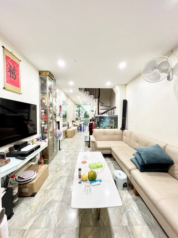 Nhà phố Bát Khối, Long Biên 42m² giá 4 tỷ - Ô tô đỗ cửa, hai mặt thoáng!