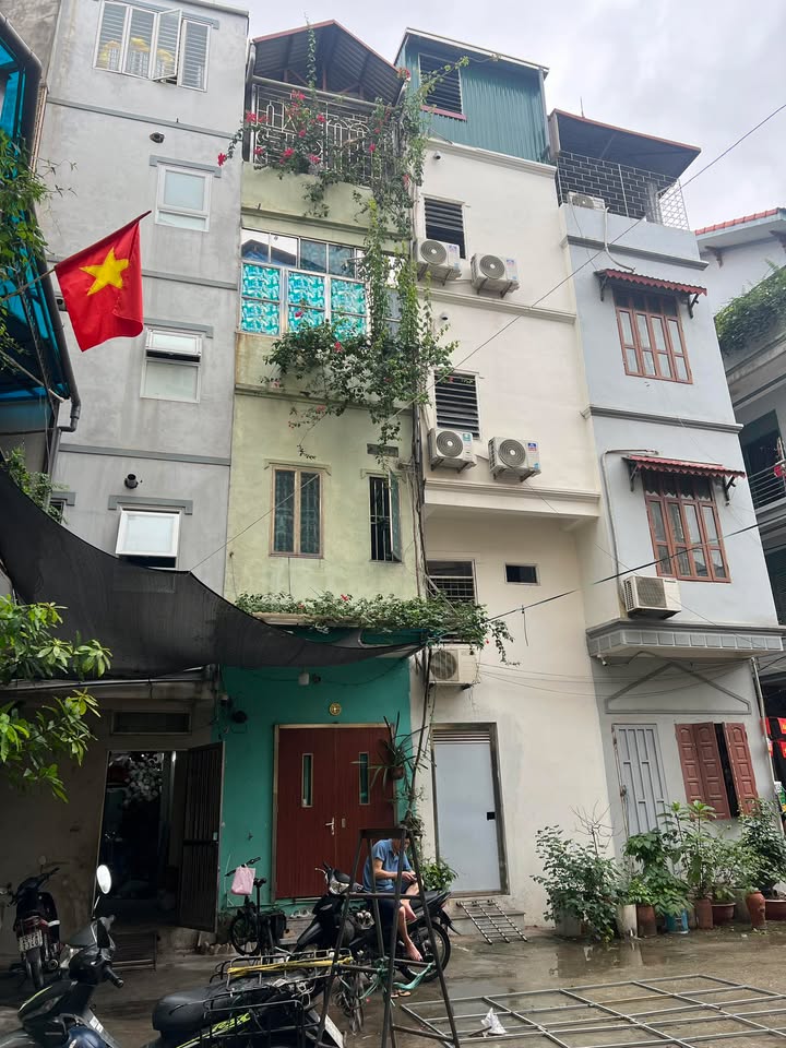 Nhà riêng phường Xuân Đỉnh, 40m² giá 9 tỷ - Ô tô lùi cửa, gần phố!