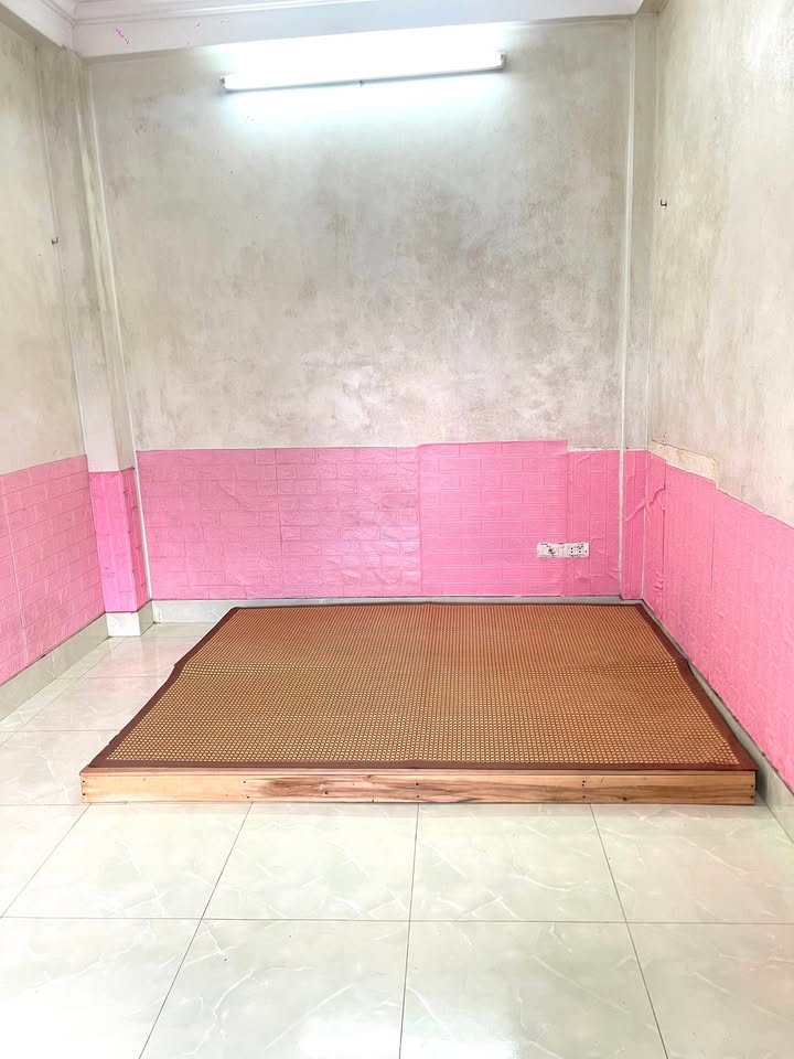 Phòng cho thuê chính chủ tại Ngõ Văn Chương 2, Đống Đa, 28m² - Tiện nghi đầy đủ chỉ 2.3 triệu!