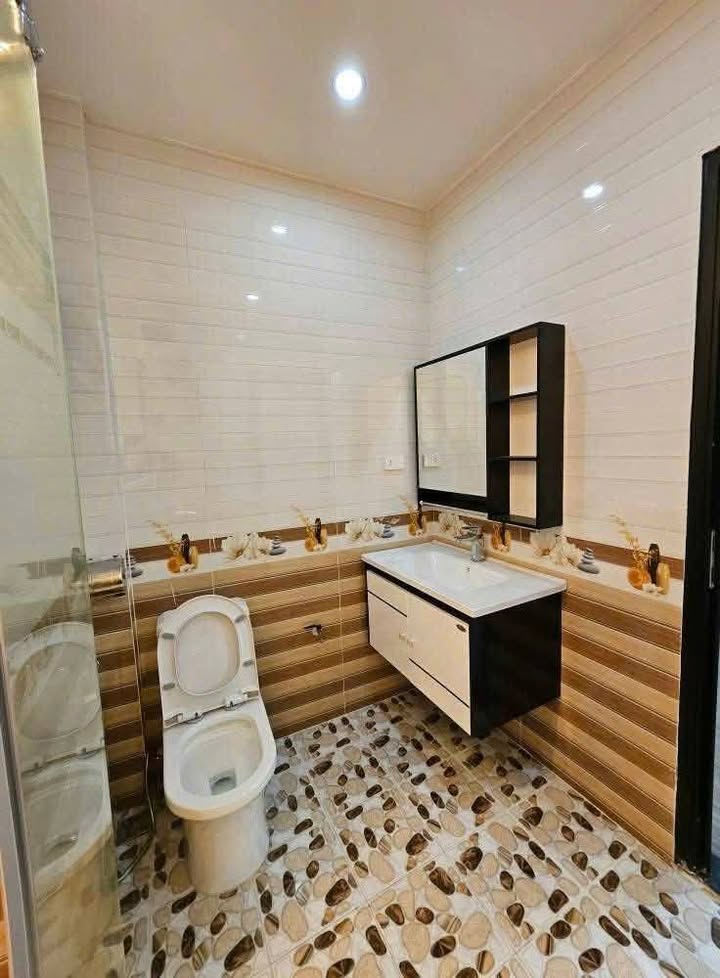 Nhà nguyên căn đường Chu Huy Mân, Phúc Đồng, 50m² chỉ 6 triệu/tháng - Cơ hội thuê tuyệt vời!