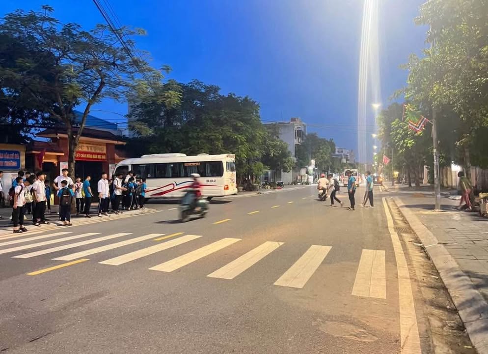 Nhà 3 tầng Lộc Vượng, 70m² giá 2.15 tỷ - Gần trường học, ô tô vào tận nơi!