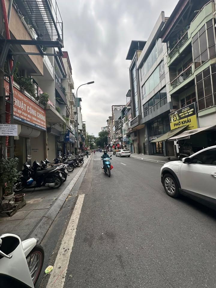 Nhà mặt phố Nguyễn Khuyến, Đống Đa 110m² giá 36.5 tỷ - Kinh doanh siêu đỉnh!