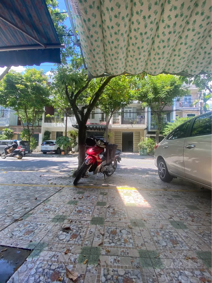 Nhà 2 tầng tại Mỹ An 100m² giá 11 tỷ - Gần chợ Bắc Mỹ An và ĐH Kinh Tế!