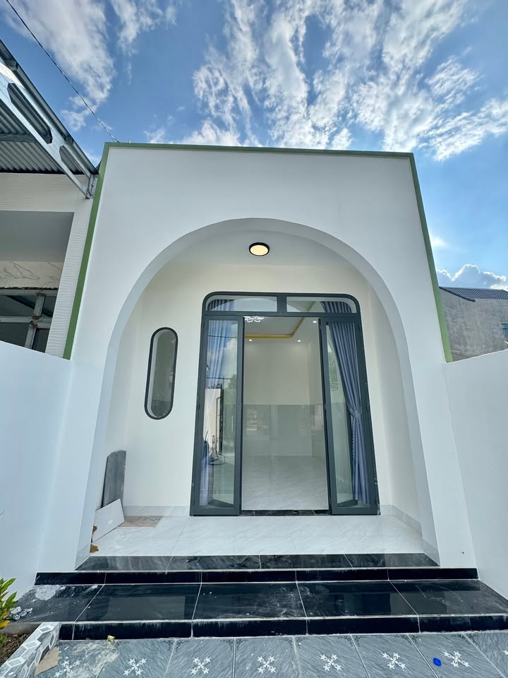 Nhà hẻm 49 Nguyễn Văn Linh 108m² giá 1.25 tỷ - Xây dựng kiên cố, tiện nghi đầy đủ!